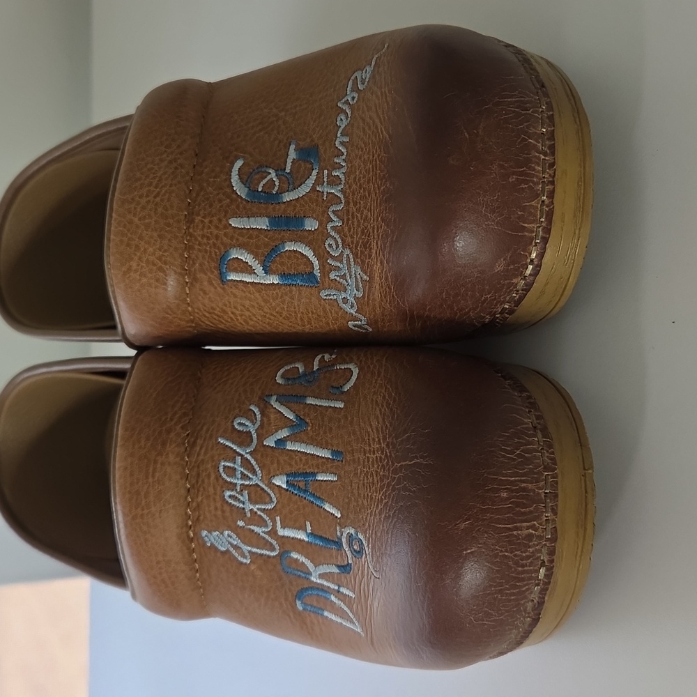 Dansko Little Dreams Big Adventures Clogs Size 8 - Picture 3 of 12